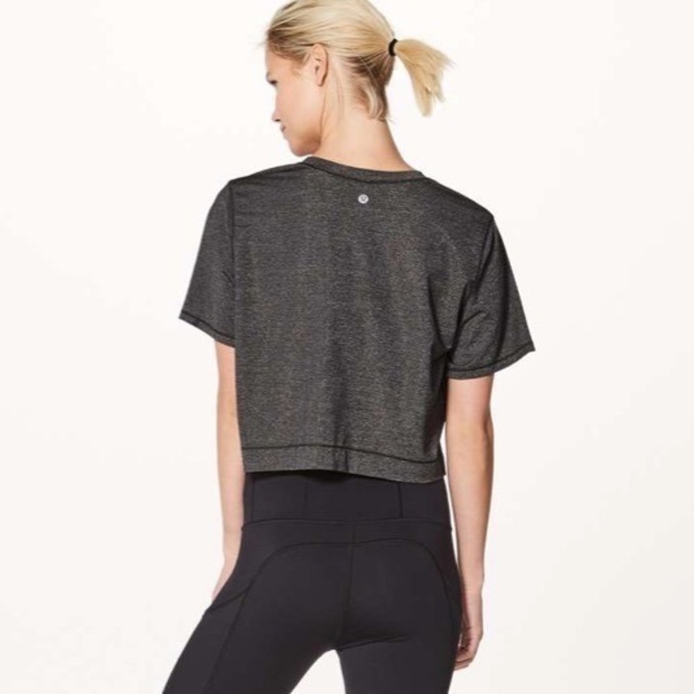 Lululemon Womens Crop Top Heather Gray Short Sleeve Crew Neck 4/6